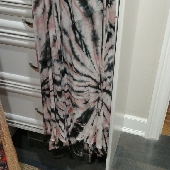 RAVIYA Midi length dress - Picture 5 of 7